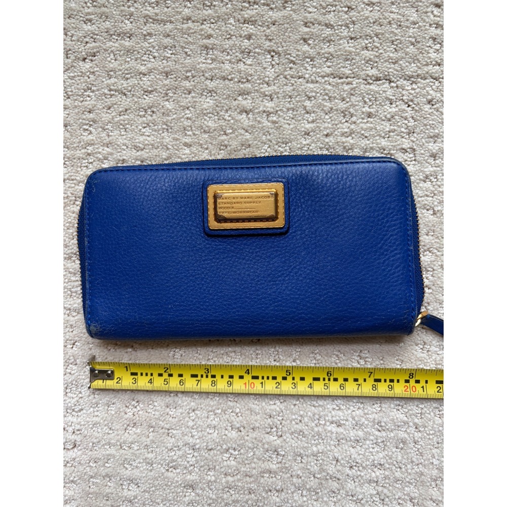 Marc by Marc Jacobs Wallet Blue Pebbled Leather Minimalist Casual Luxury